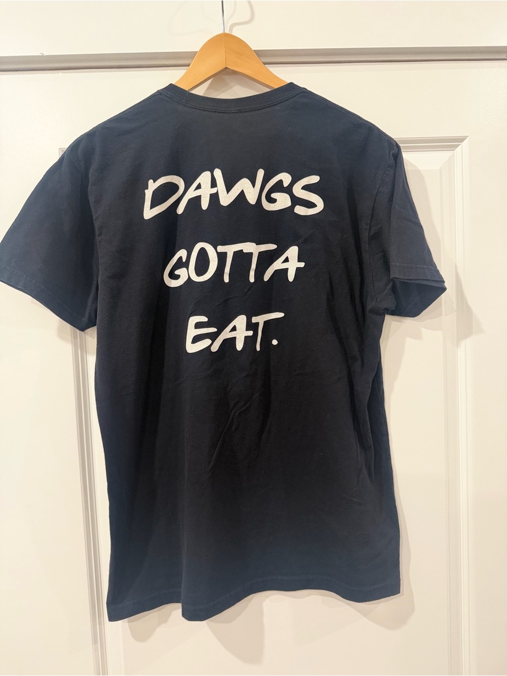 Men's Black Graphic Tee - 'Dawgs Gotta Eat.'